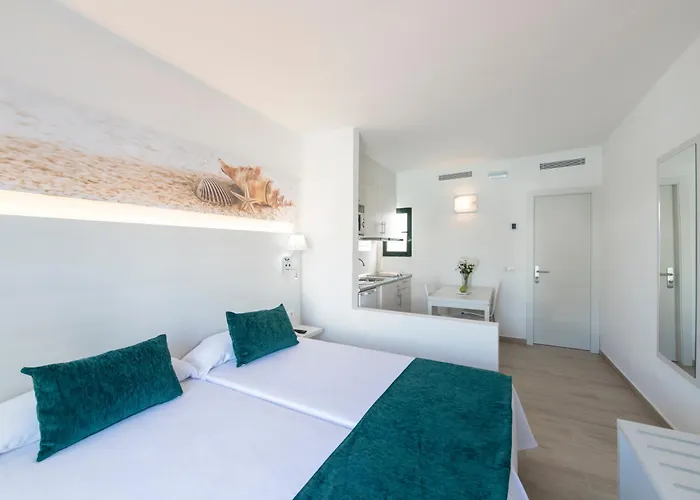 מלון Thb Flora 3*