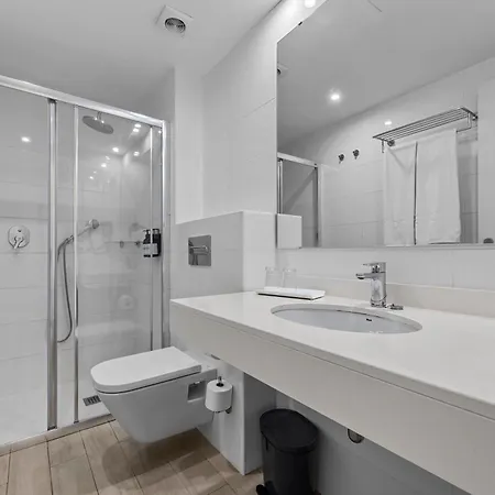 Thb Flora Отель 3*