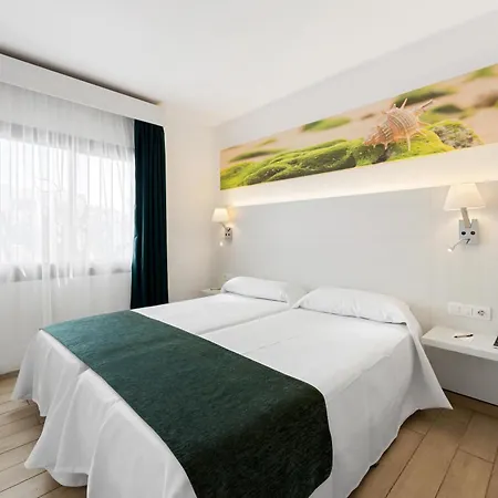 Thb Flora Hotel