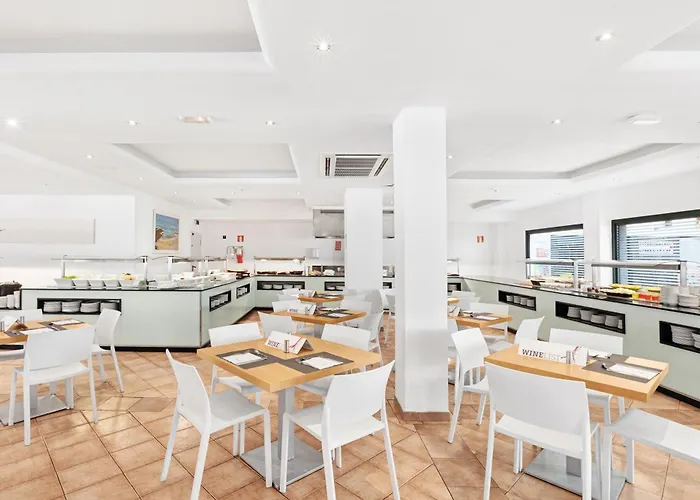 Thb Flora Отель 3*