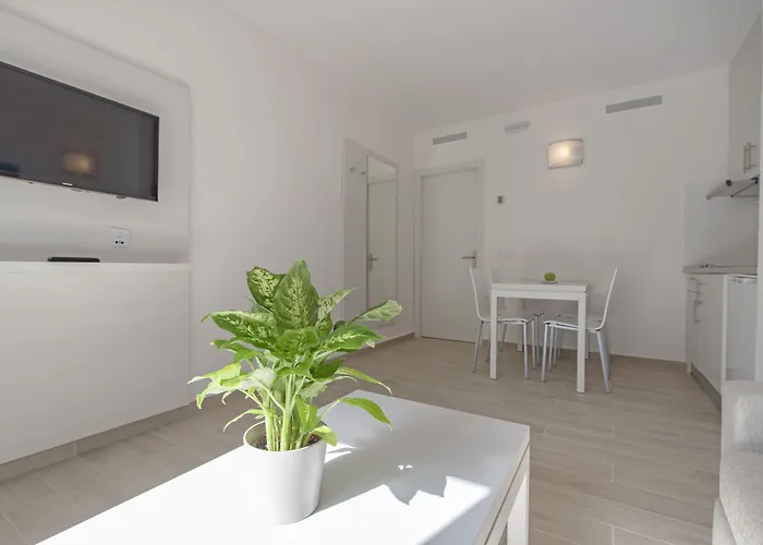 Thb Flora Отель 3*