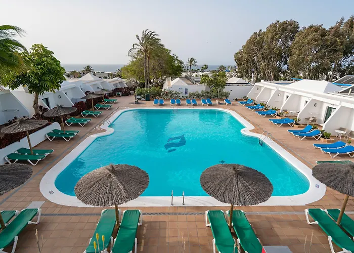 Отель Thb Flora 3*